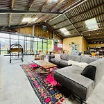 Camping Charming Avondgloed In Farmer's Orchard Hem