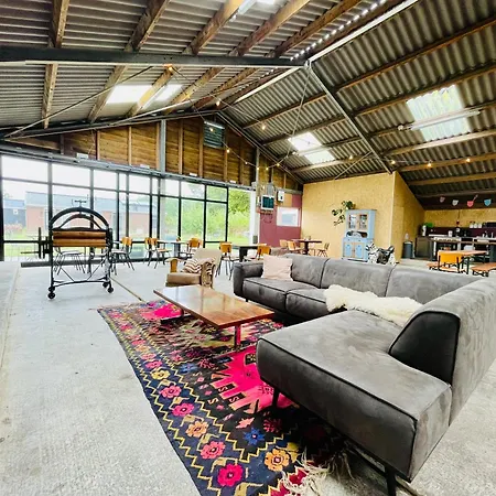 Kamp alanı Cute Little Caravan For 2 In Old Orchard Hem