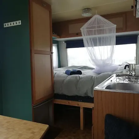 Cute Little Caravan For 2 In Old Orchard *