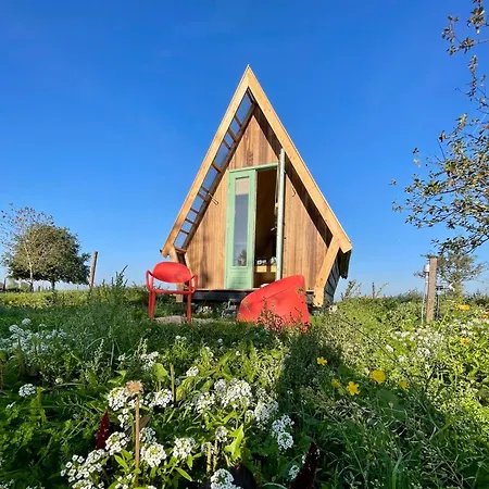 Charming Avondgloed In Farmer's Orchard キャンプ場